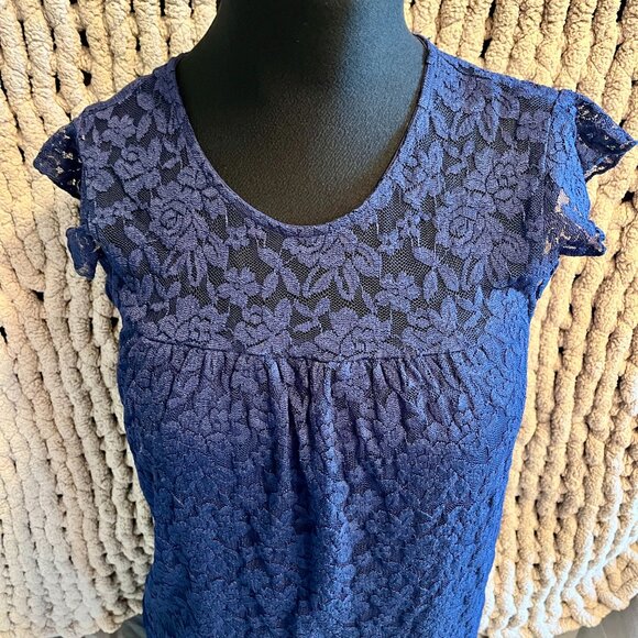 Navy Blue Floral Lace Blouse Cap Sleeve Top Size Medium - Picture 2 of 7
